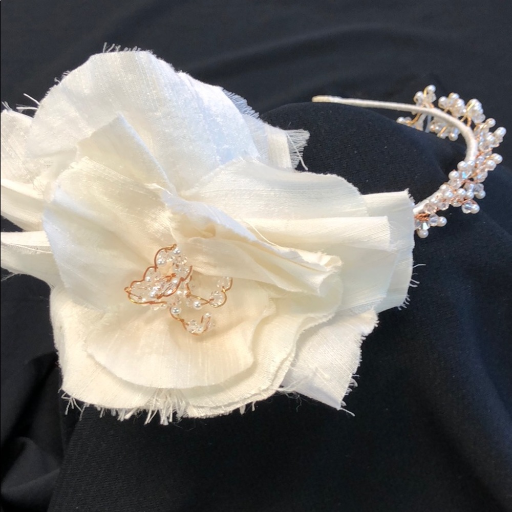 ⚜️Vintage Flower beaded Headband ⚜️